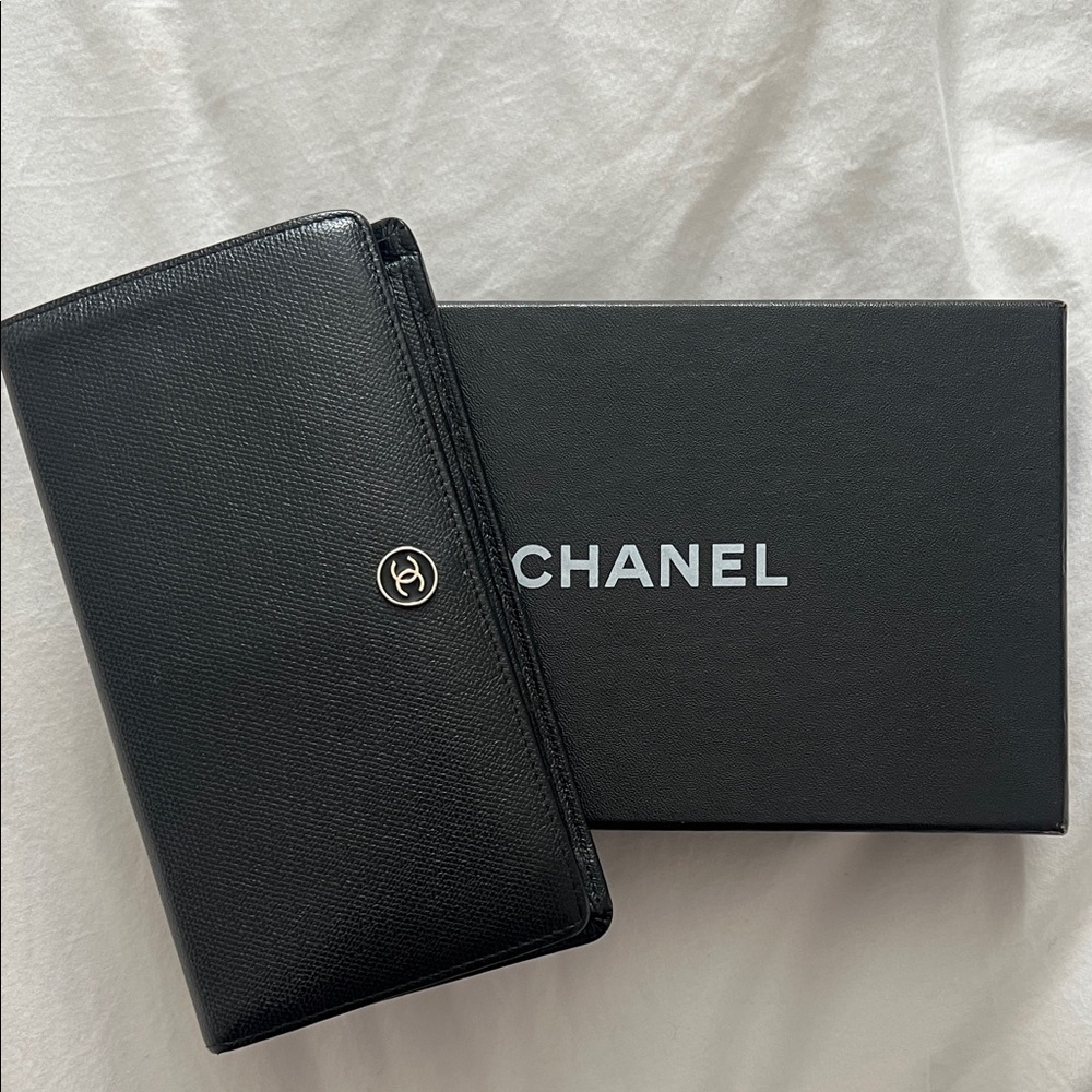 CHANEL Black Leather Wallet with Gold Accent